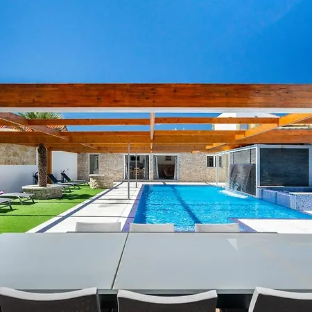 Whome Hideaway Luxury Family W/ S-pool & Ac Apartment *